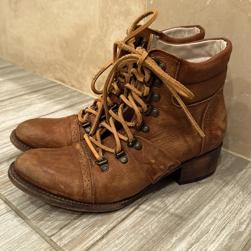 Freebird by Steven Gage boots, brown Women’s size 9, like new - Picture 1 of 9